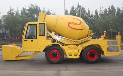 Бетоносмеситель с самозагрузкой 2.5 м³, LYJZY2500