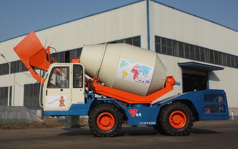 Бетоносмеситель с самозагрузкой 3.5 м³, LYJZY3500